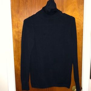 GAP navy turtleneck